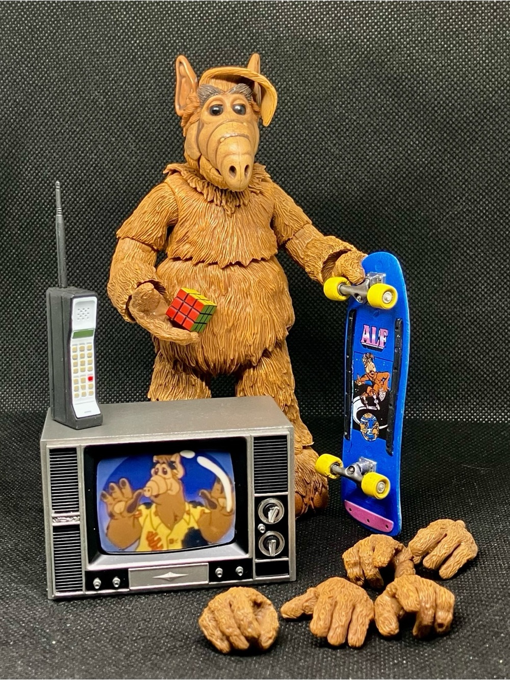 NECA Ultimate 7in "Totally 80s" ALF Action Figure W/Accessories